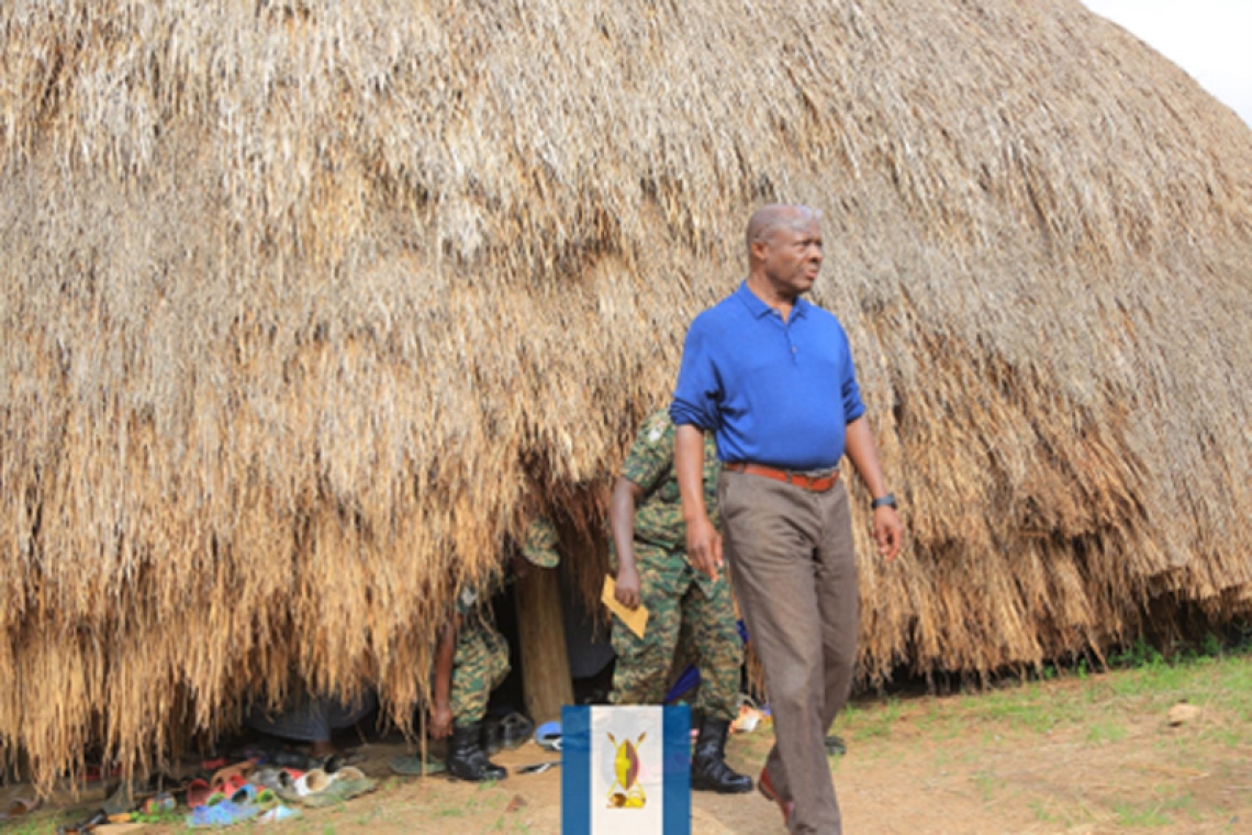 The King visits Kasubi Tombs